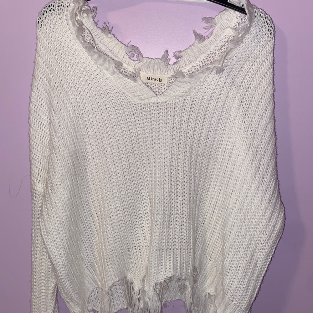 White v neck sweater
